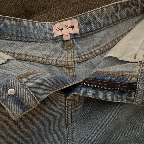 Crybaby 90s jean shorts - Picture 5 of 5